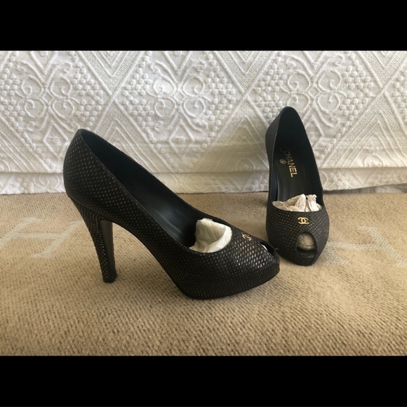 Chanel heels - Picture 3 of 5